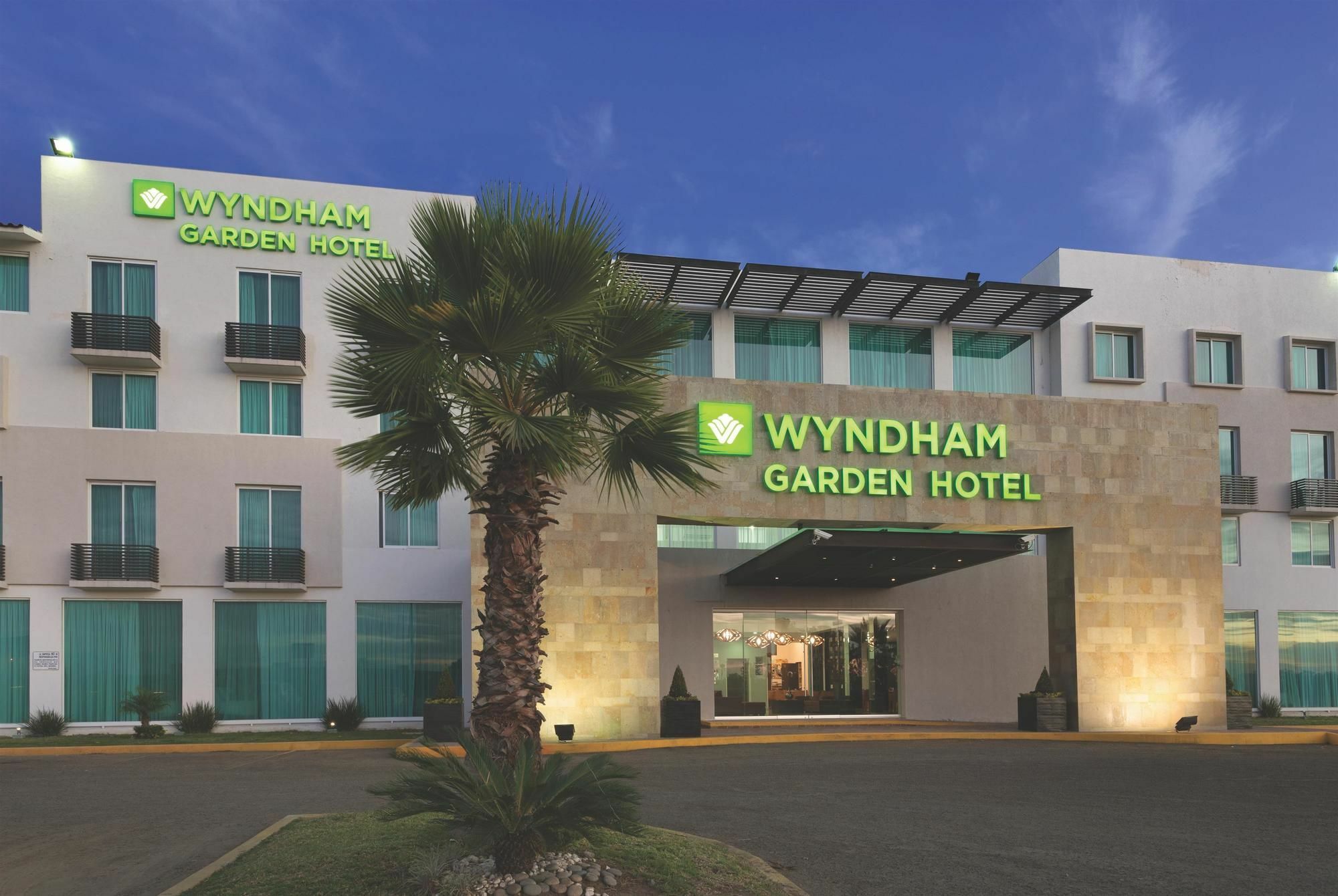 Hotel Wyndham Garden Silao Bajio Aeropuerto Zewnętrze zdjęcie